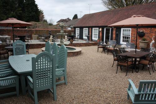 New Displays of Outdoor Furniture in our Nettlebed Gardens